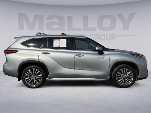 2020 Toyota Highlander Hybrid Platinum