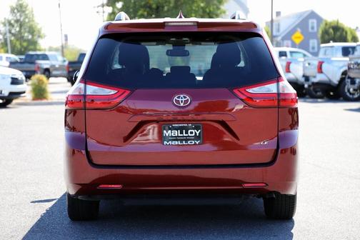 2019 Toyota Sienna LE