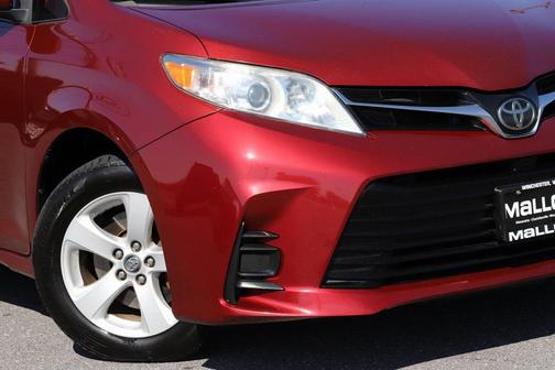 2019 Toyota Sienna LE