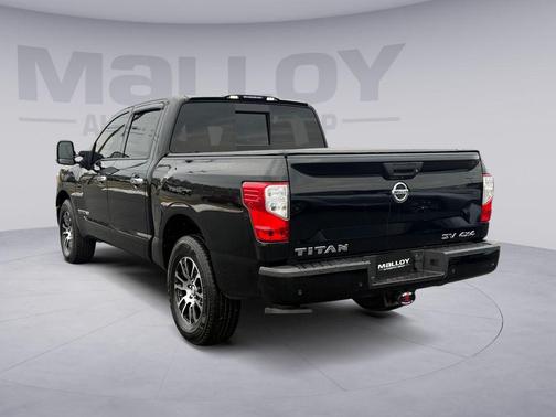 2021 Nissan Titan SV