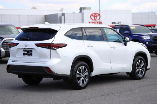 2024 Toyota Highlander XLE