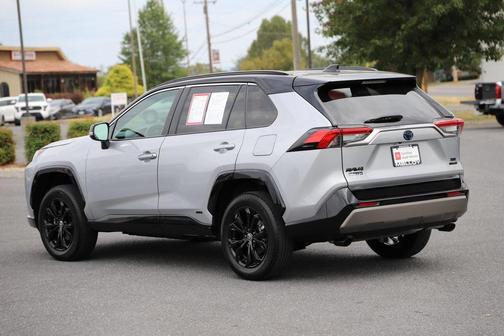 2024 Toyota RAV4 Hybrid SE