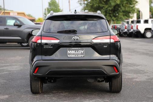 2024 Toyota Corolla Cross LE