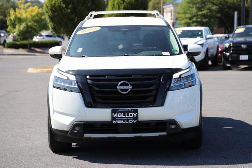2022 Nissan Pathfinder SL 4WD