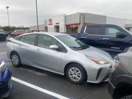 2022 Toyota Prius LE
