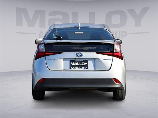 2022 Toyota Prius LE