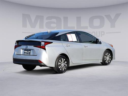 2022 Toyota Prius LE