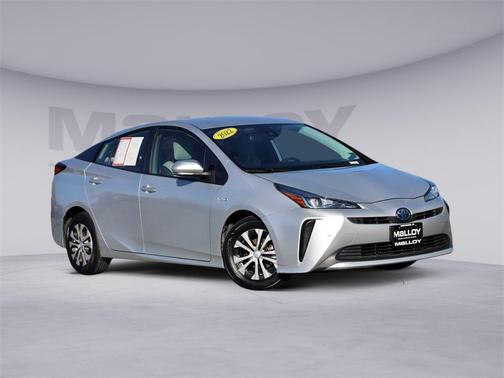 2022 Toyota Prius LE