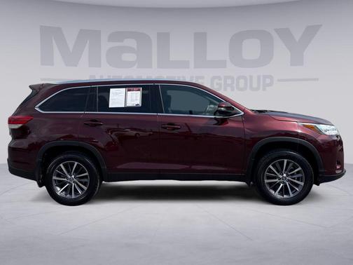 Ooh La La Rouge Mica 2019 Toyota Highlander XLE