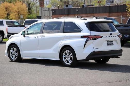 2022 Toyota Sienna XLE