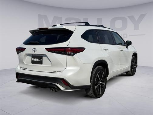2022 Toyota Highlander XSE