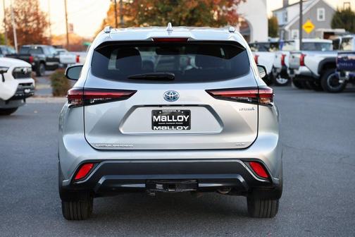 2024 Toyota Highlander Hybrid XLE