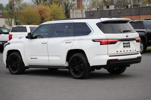 2025 Toyota Sequoia SR5