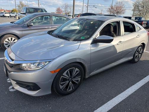 Lunar Silver Metallic 2018 Honda Civic EX-T