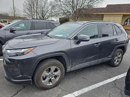 2022 Toyota RAV4 XLE