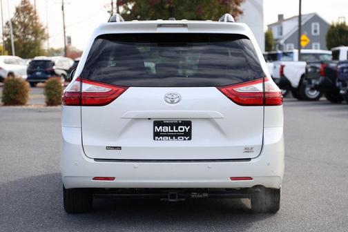 2016 Toyota Sienna XLE Premium