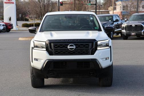 2023 Nissan Frontier SV
