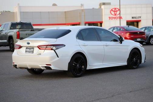 2022 Toyota Camry Hybrid XSE