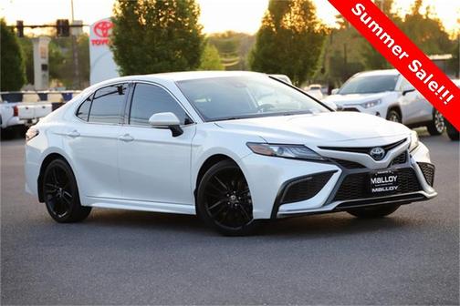 2022 Toyota Camry Hybrid XSE