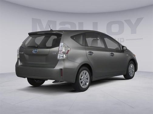 2013 Toyota Prius v Five