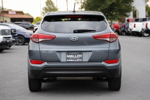 2016 Hyundai TUCSON SE