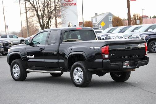 2022 Toyota Tacoma SR