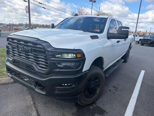 Bright White Clearcoat 2025 RAM 3500 Tradesman Crew Cab 4x4 8' Box