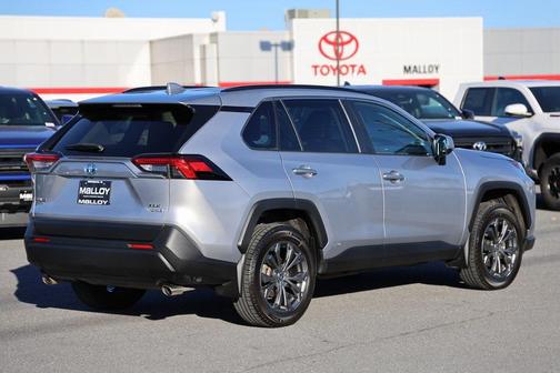2022 Toyota RAV4 Hybrid XLE Premium