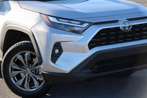 2022 Toyota RAV4 Hybrid XLE Premium