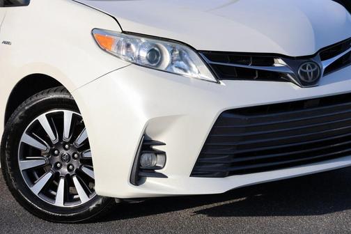 2018 Toyota Sienna XLE