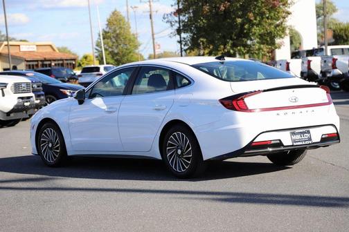 2023 Hyundai SONATA Hybrid SE