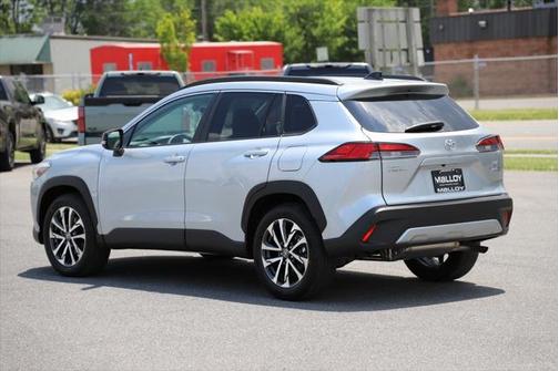 2025 Toyota Corolla Cross XLE