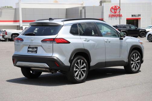 2025 Toyota Corolla Cross XLE