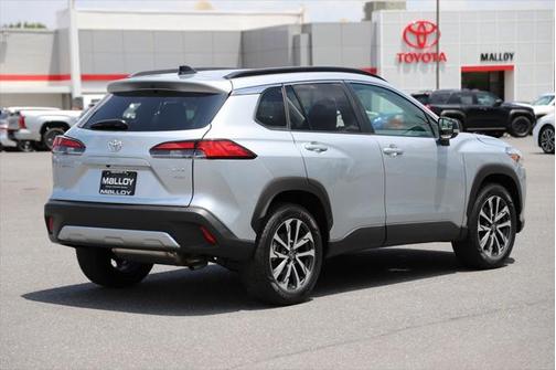 2025 Toyota Corolla Cross XLE