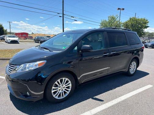 Attitude Black 2015 Toyota Sienna XLE