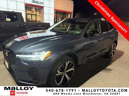 2024 Volvo XC60 B5 Ultimate Dark Theme