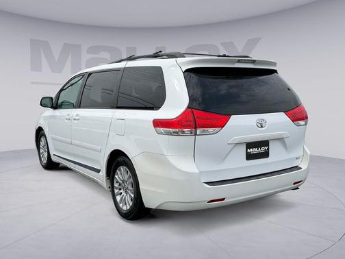 2013 Toyota Sienna XLE