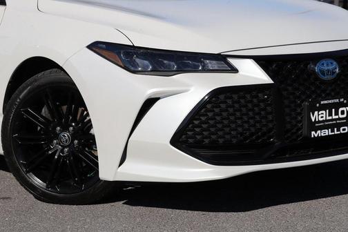2022 Toyota Avalon Hybrid XSE