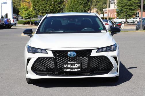 2022 Toyota Avalon Hybrid XSE