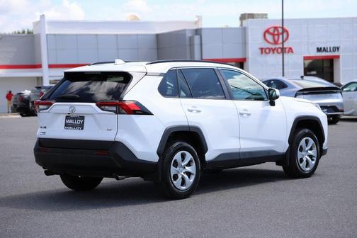 2020 Toyota RAV4 LE