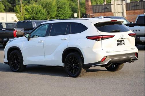 2023 Toyota Highlander XSE