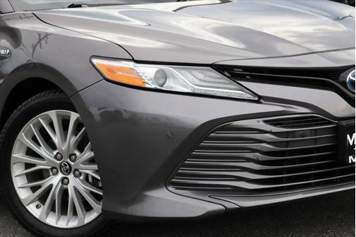 2018 Toyota Camry Hybrid XLE