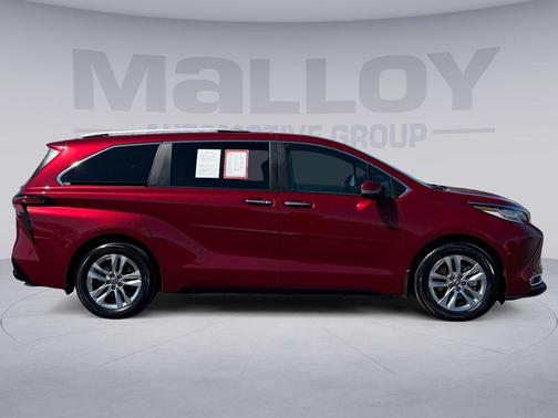 2023 Toyota Sienna Limited