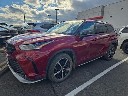 Ruby Flare Pearl 2022 Toyota Highlander XSE