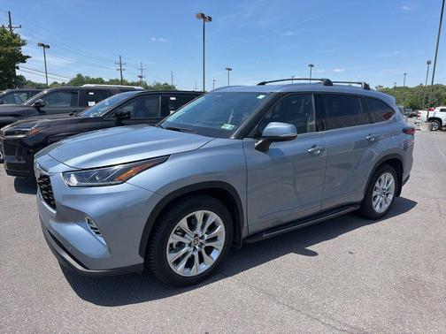 Moon Dust 2021 Toyota Highlander Limited