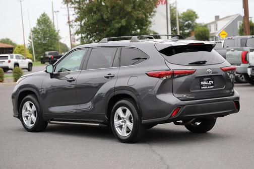 2021 Toyota Highlander LE
