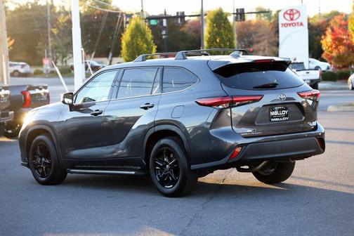 2021 Toyota Highlander LE