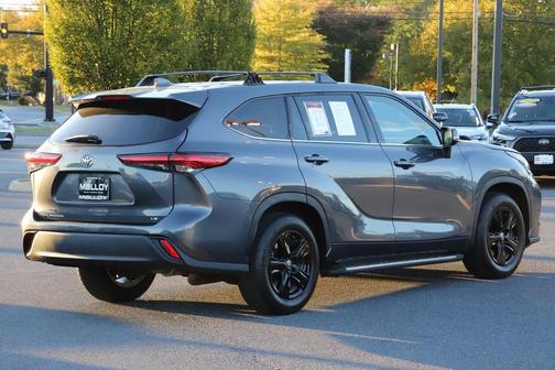 2021 Toyota Highlander LE