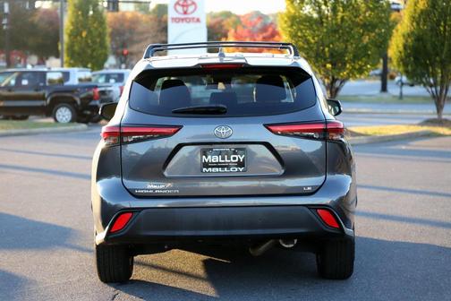 2021 Toyota Highlander LE