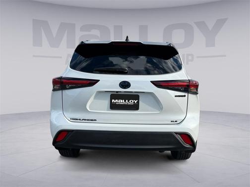 2024 Toyota Highlander Hybrid XLE